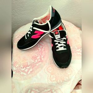 New Balance 410 Women's lightweight running shoes